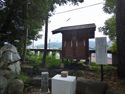 �����̐_�lDX