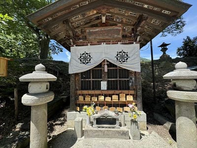 �����̐_�lDX