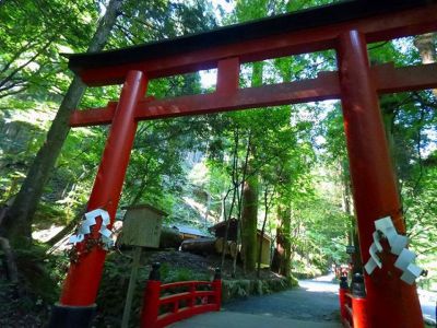 �����̐_�lDX