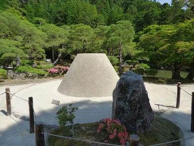 �����̐_�lDX